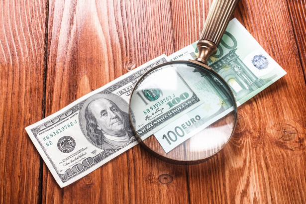 EUR/USD weekly chart, April 15, 2019