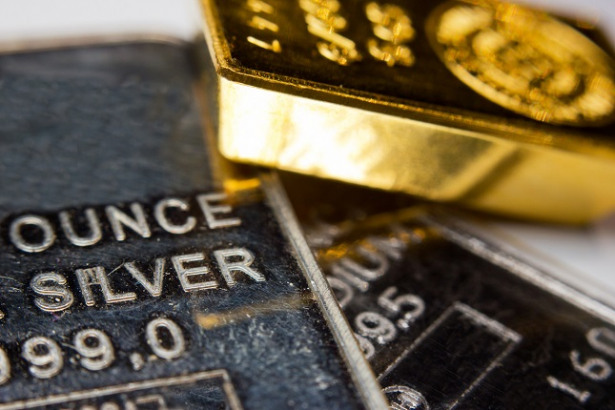 Gold Recovers But Gains Limited By Strong Dollar
