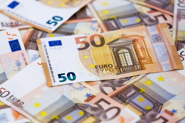 EUR/USD daily chart, June 11, 2019