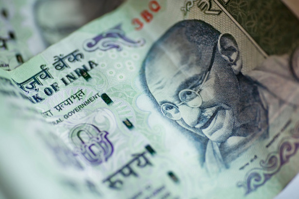 Banknotes of one hundred rupees.