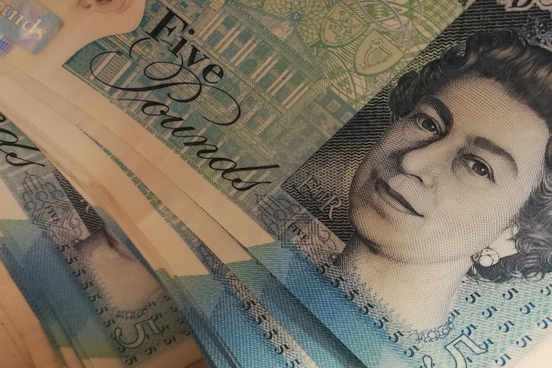 pounds-2391240_1280