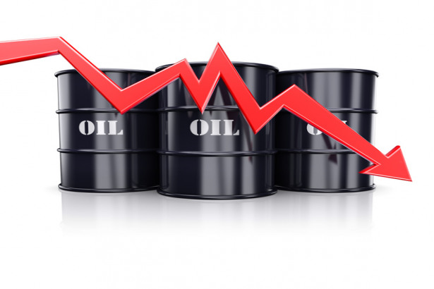 Crude oil futures plunge on subdued global cues