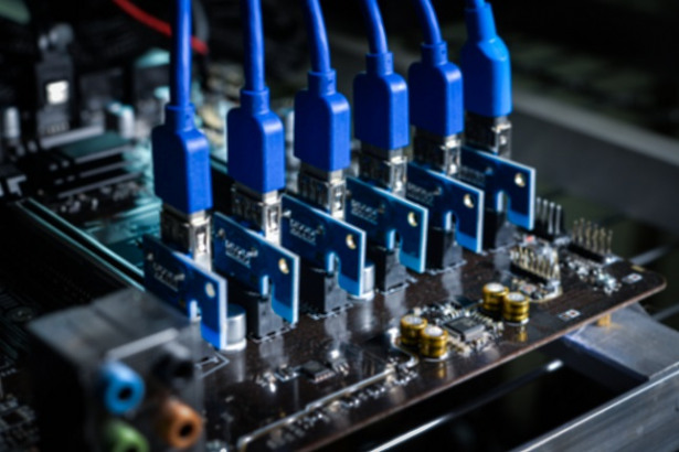 How Much Does A Cryptocurrency Mining Rig Cost : Rtx3070 Ethereum Mining Rig Ethermining / If you wanted to cross the pond, you would find it was more expensive at $8,402 per coin in the uk and over $13,000 per coin in belgium.