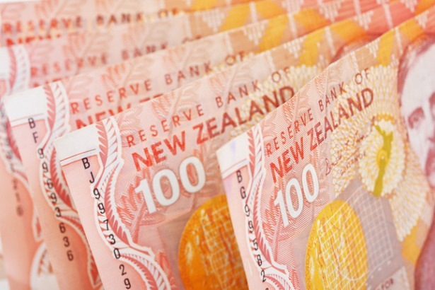 New Zealand Dollar Falls Immediately On Monday