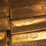 Gold Holds On To Gains As ETF's Grow