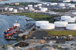 Making Profits Buying and Storing Oil
