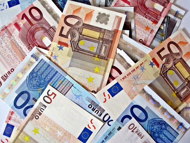 Euro Continues Slide Against the US Dollar