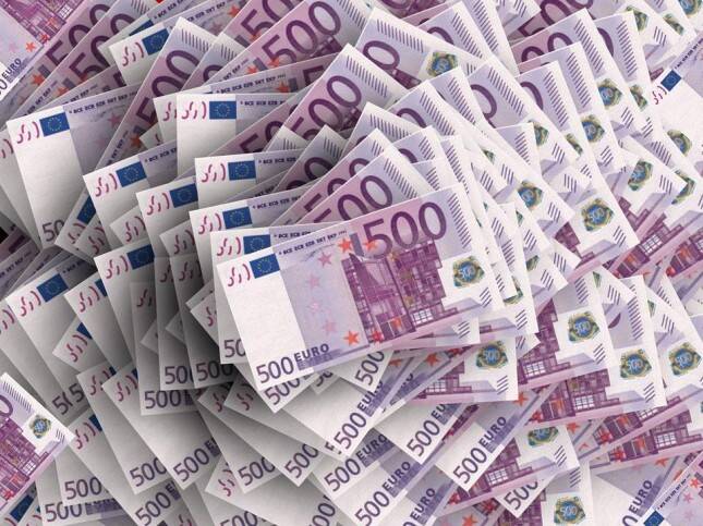Euro Slips Against US Dollar 