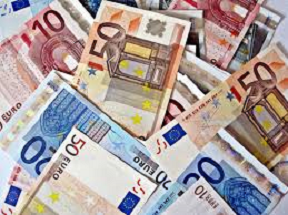 Euro Stays High Against the US Dollar