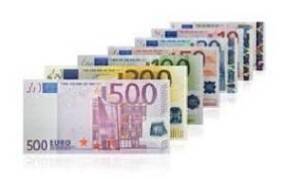 Euro Falls Against the US Dollar 