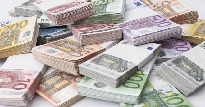 Euro Flatlines Against the Dollar