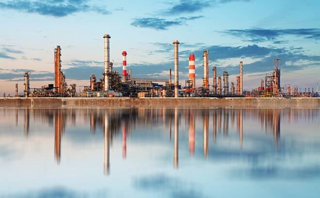 Oil Prices Climb on Weak Dollar and US Inventory Drawdown