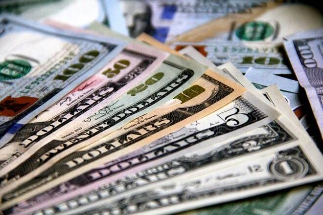 Dollar Finishes Week Lower, But Firms on Tax Reform Talk