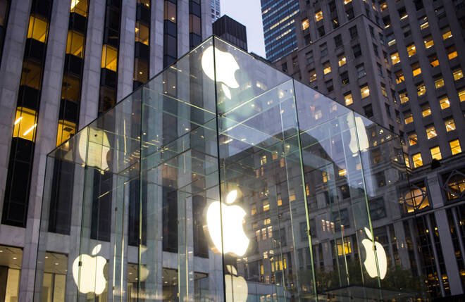 Apple Shares Fall Despite Big Product Announcement