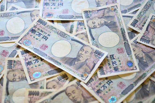 Japanese Yen Tumbles as Risk Sentiment Rebounds