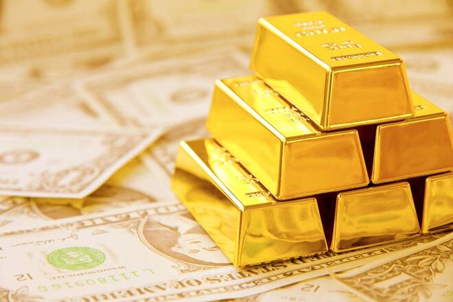 Gold Shines Into Weekend, Dollar Slips While Pound Yawns