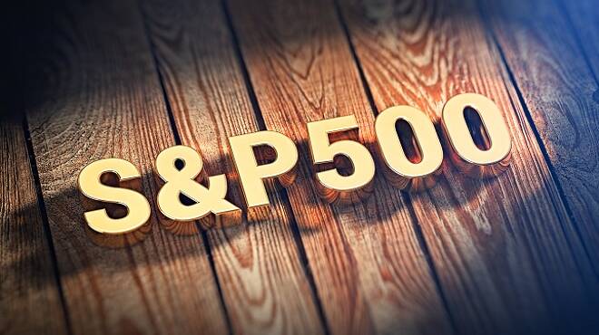 Word S&amp;P500 on wood planks