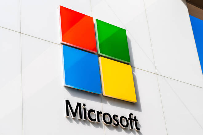 Sep 28, 2019 Palo Alto / CA / USA - Microsoft Logo on the facade