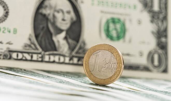 Economic Data Puts the EUR and the Greenback in the Spotlight
