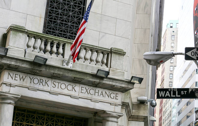Asset Manager BlackRock’s Earnings Beat Wall Street Estimates; Target Price $890