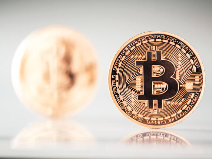 z4bitcoin.jpg?func=cover&q=70&width=700