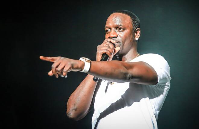Akon sings up to fascinate fans at Shanghai concert