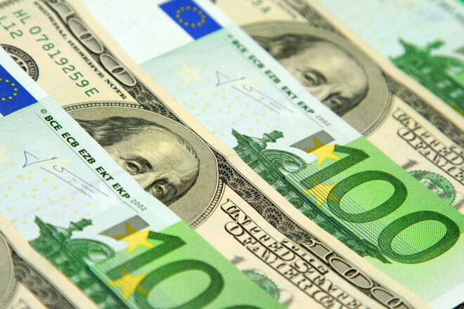 EUR/USD Tests Support At 1.0960