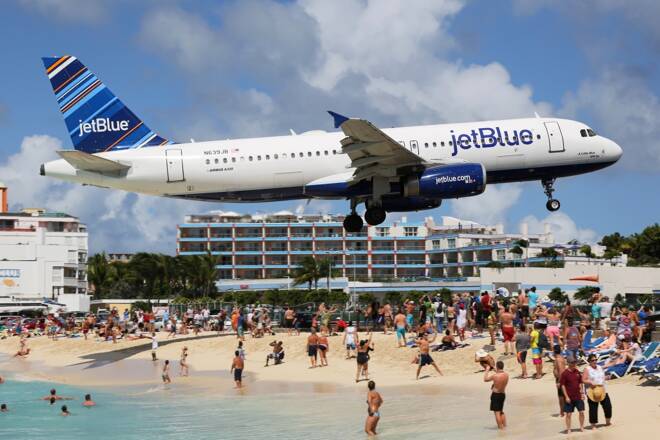 jetBlue Airbus A320 landing St. Maarten