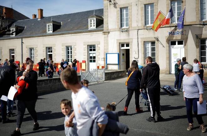 Small town in rural France reacts to the first round election results