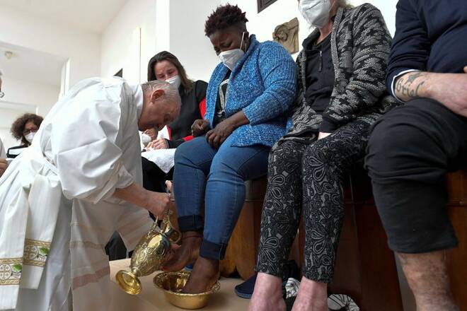Pope visits prison at Civitavecchia and washes the feet of twelve inmates in traditional Easter ritual