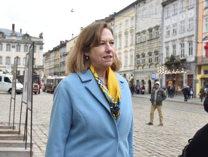 Charge d'Affaires of the U.S. Embassy in Ukraine Kristina Kvien speaks to the media in Lviv