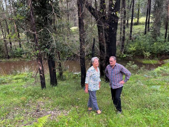 Local residents reflect on past bushfire experiences as election looms in Australia