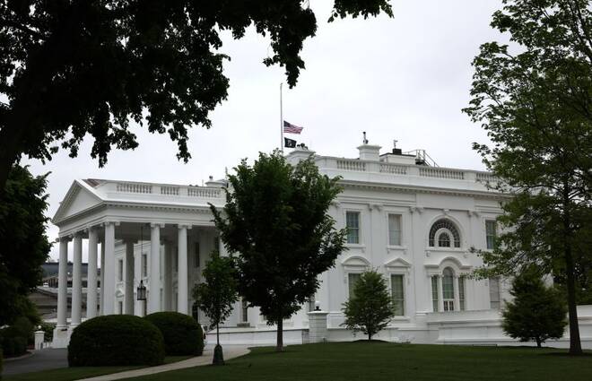 American flag at half staff over the White House to mark 1 million killed by COVID-19