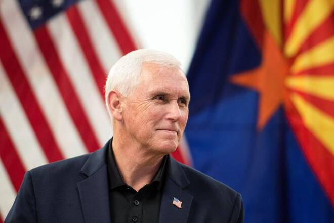 Former U.S. VP Mike Pence tours the border in Arizona