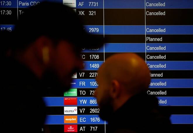 French air traffic controllers go on strike over working conditions