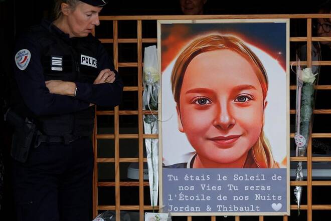 The city of Fouquereuil pays tribute to a 12-year-old schoolgirl Lola brutally murdered