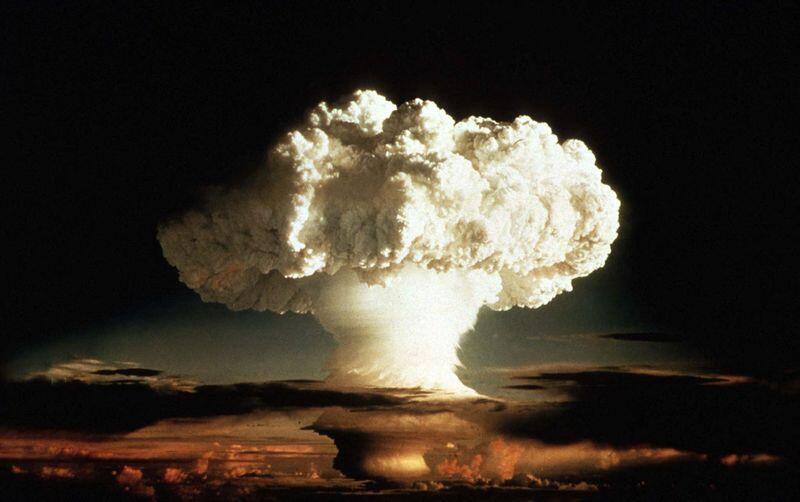 MUSHROOM CLOUD OF FIRST HYDROGEN BOMB TEST