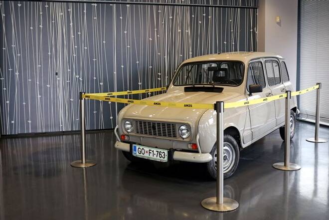30 year old Renault 4 put on auction by former Slovenian President Borut Pahor reaches a price at the auction of 60,000 euro