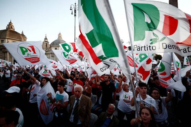 Italy's centre-left alliance holds closing rally in Rome