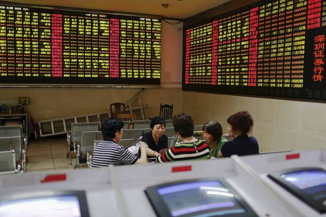 Wider Image: Playing The Market - China's Small Investors