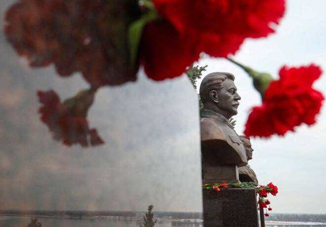 New monument to Soviet leader Stalin unveiled to mark WW2 anniversary in Volgograd