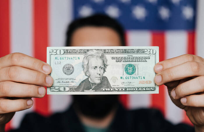 2025 年の米ドル指数 (DXY) 予測: 関税、FRB 政策、インフレで強さは継続