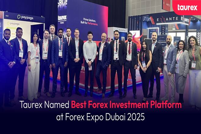 Taurex Team getting the Best Forex Investment Platform award at Forex Expo Dubai 2025. FX Empire