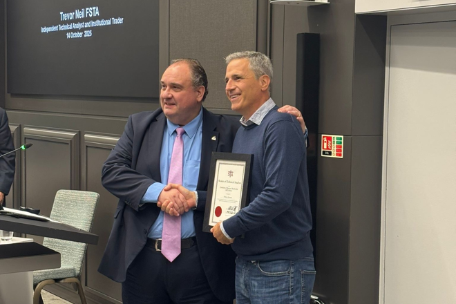 Francesc Riverola receiving award. FX Empire
