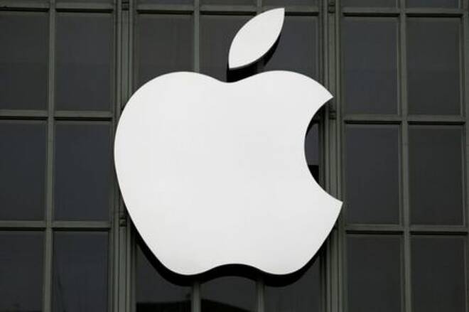 The Apple Inc logo is shown outside the