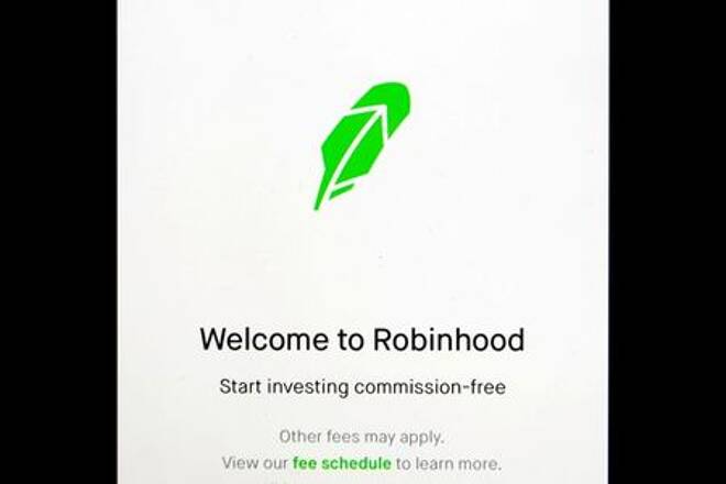 FILE PHOTO: The welcome screen for the Robinhood App is