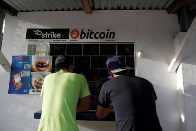 People use Bitcoin in El Zonte Beach in