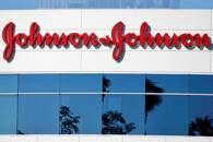 Fachada de escritório da Johnson & Johnson em Irvine, California