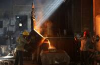 Trabalhador de siderúrgica na China