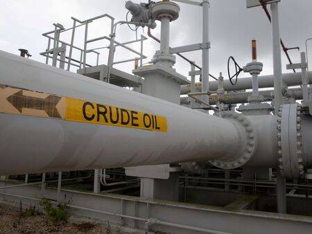 Óleoduto com petróleo no Texas, EUA.